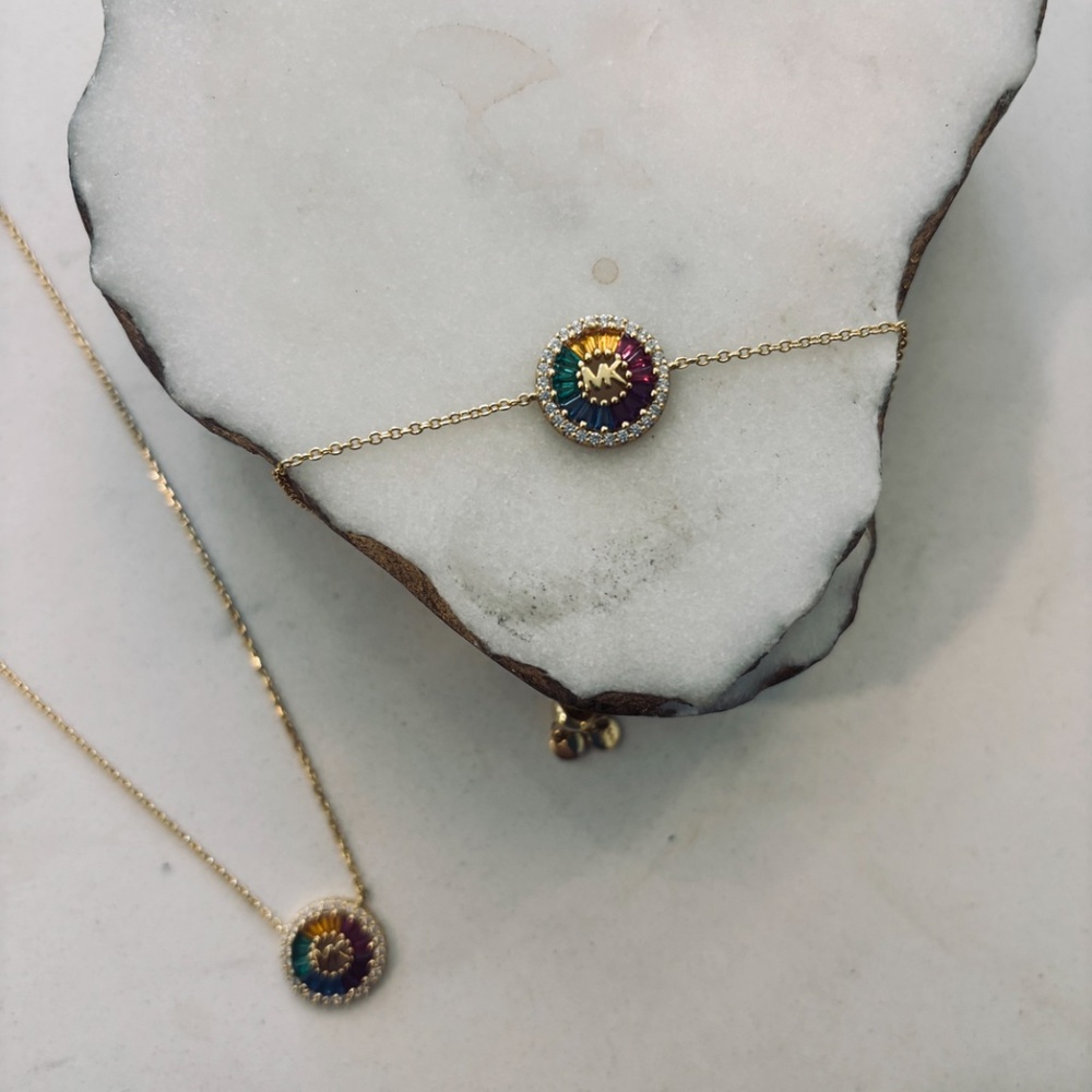 SPECIAL Michael Kors Gold Necklace AND bracelet with Multicolor Pendant - Picture 4 of 6